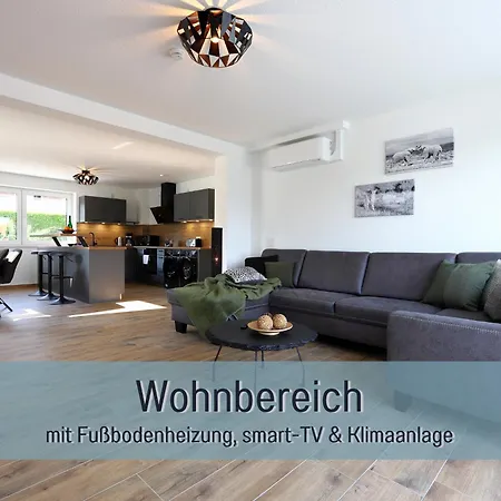 Ferienhaus Ferienhaus Höckelheim nahe Göttingen 300 qm für Familien und Gruppen bis 18 Personen in 3 Wohnungen in einem Haus Northeim