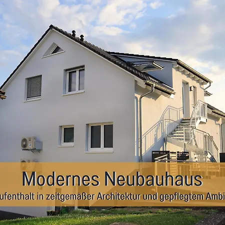 Ferienhaus Ferienhaus Höckelheim nahe Göttingen 300 qm für Familien und Gruppen bis 18 Personen in 3 Wohnungen in einem Haus Northeim