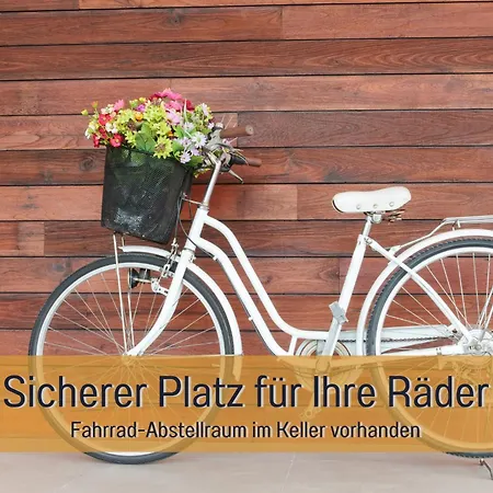 Ferienhaus Höckelheim nahe Göttingen 300 qm für Familien und Gruppen bis 18 Personen in 3 Wohnungen in einem Haus Northeim